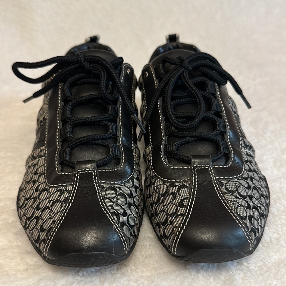 EUC Coach Kelsie Sneakers Women’s Size 7m